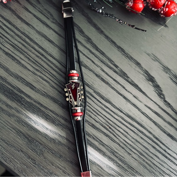 🎸New! Unisex Red Enamel Guitar Head Stock Black PU Leather 8” Rope Bracelet - Picture 6 of 17